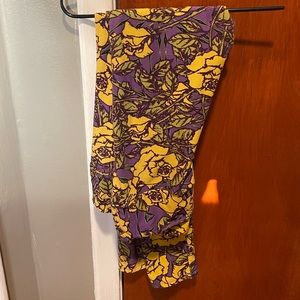 TC Lularoe Leggings Purple with Yellow Roses
